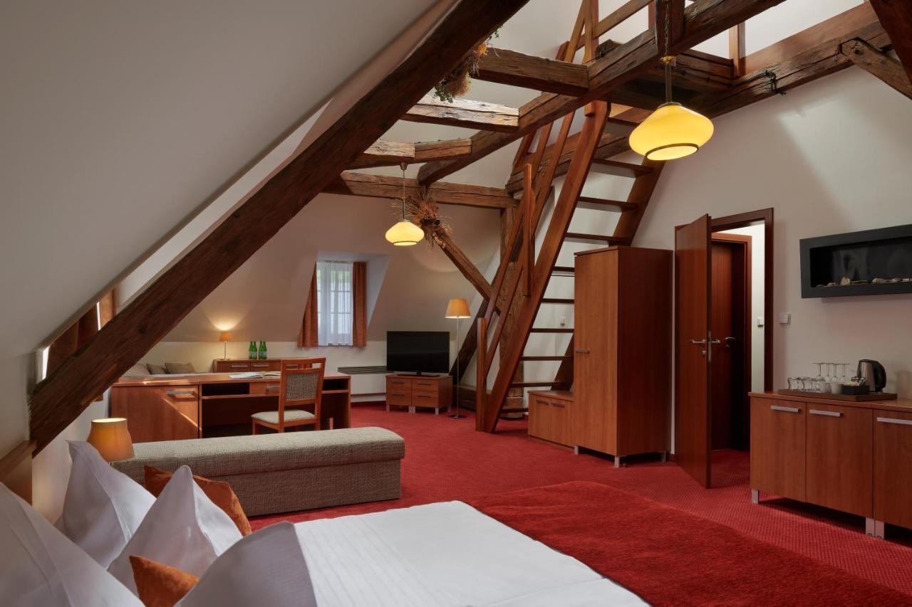 Hotel Singer Ludvíkov Buitenkant foto